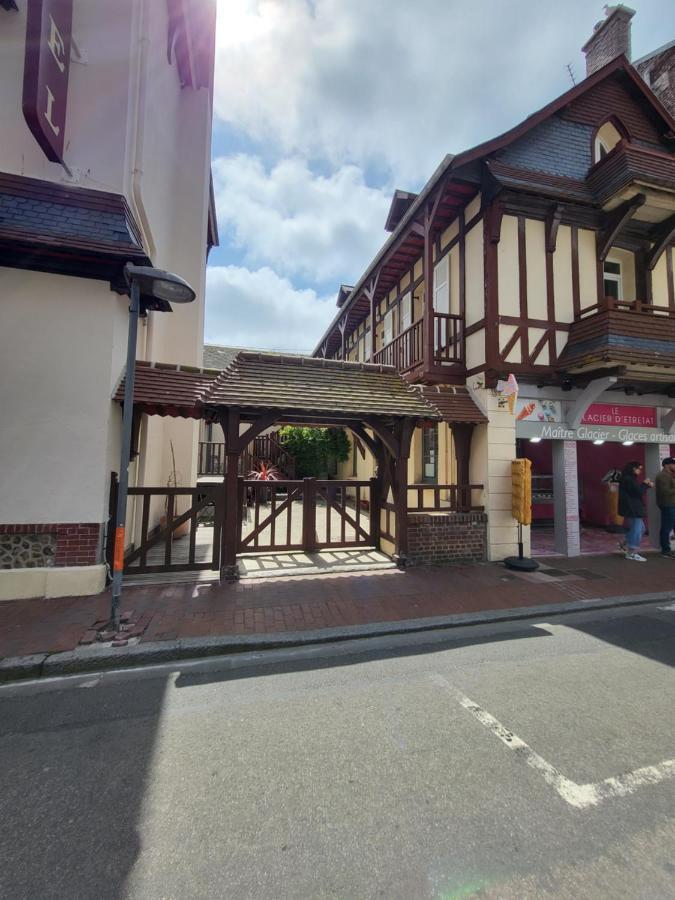 Chambres D'Hotes La Petite Salamandre Étretat Eksteriør billede